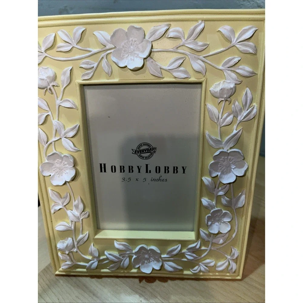 Floral 3D Resin Picture Frame Magnolia Flower Green Gold 6x7